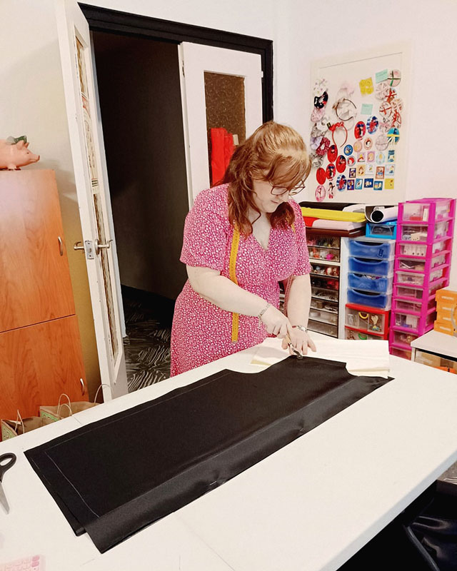 cecilia cosiendo web